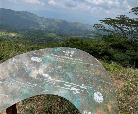 Pekoe Trail Viewpoint & Friends